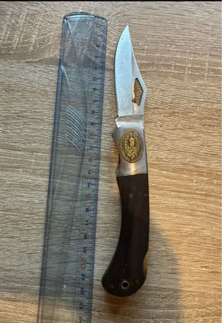 navaja de colección con simbología WWII