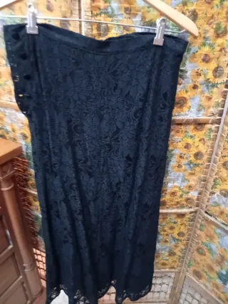 Falda larga encaje negro