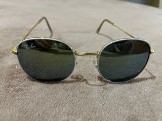 Funda Gafas Ray-Ban blancas con cristales oscuros