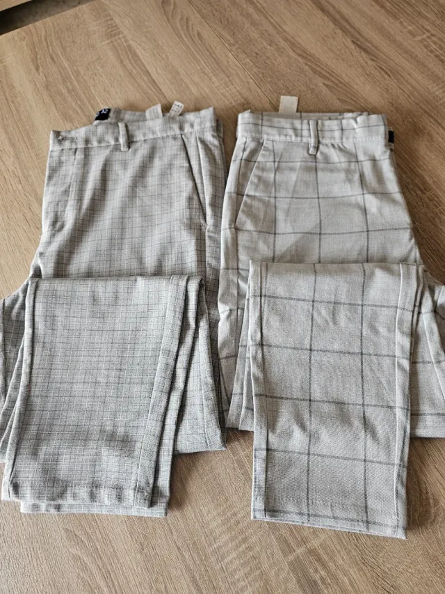 Lote de 2 pantalones de vestir grises a cuadros