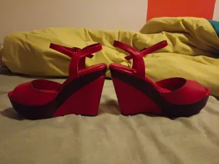 Sandalias rojas de plataforma alta Carolina Boix