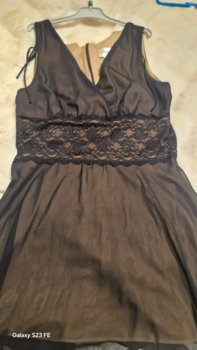Vestido de cóctel negro y marrón