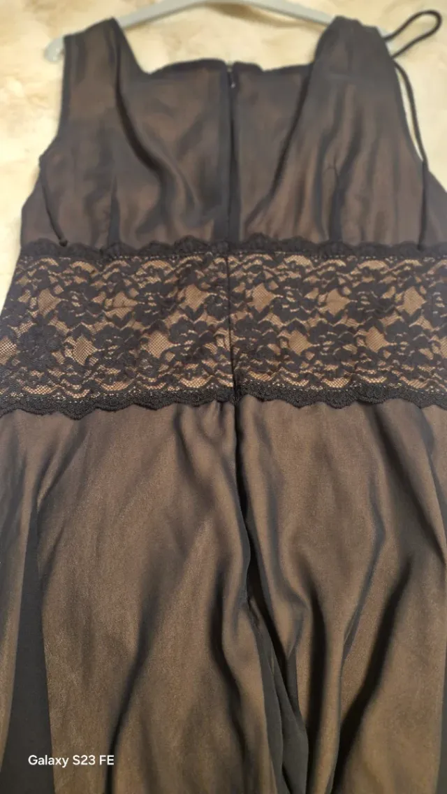 Vestido de cóctel negro y marrón