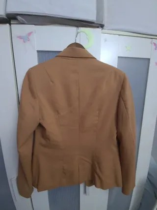 Americana Bershka Talla L Marrón