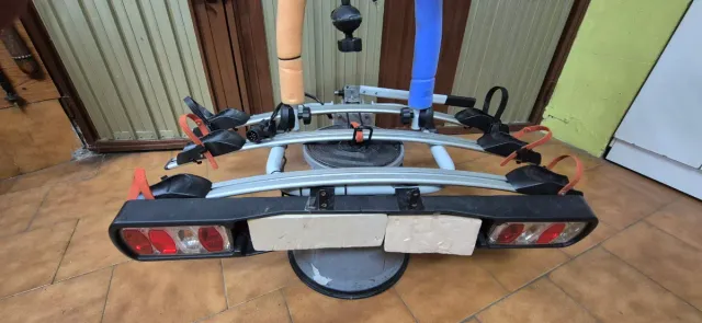 Portabicis bola 3 bicis, admite 2 bicis electricas