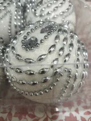 6 Palline Natalizie Decorate Argento e Bianco