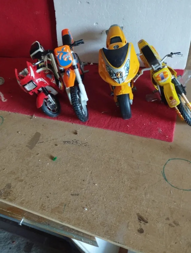 Set di 4 Moto Giocattolo