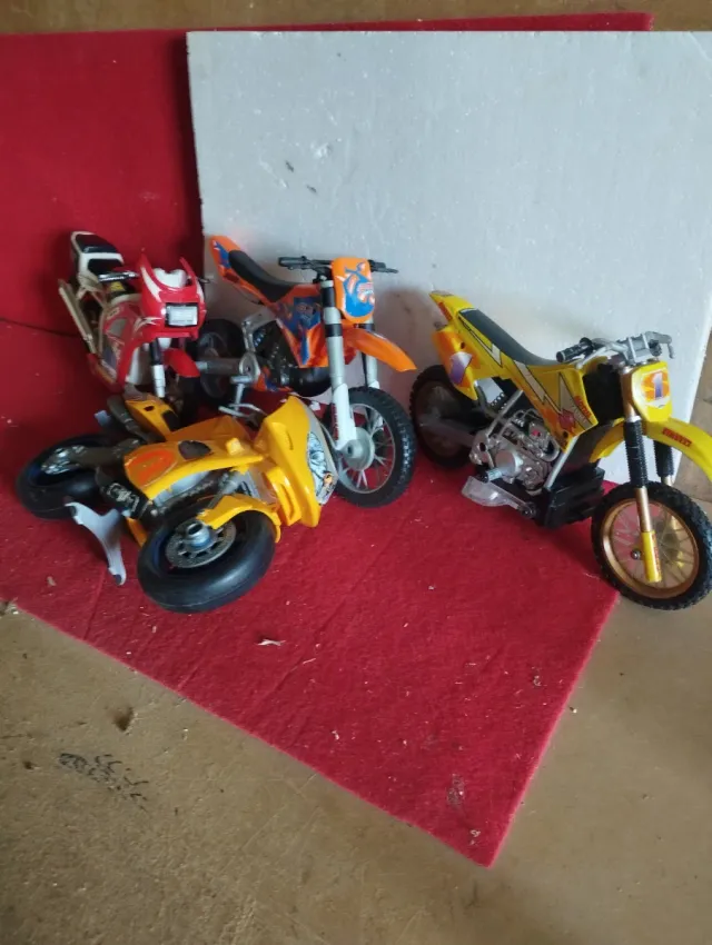 Set di 4 Moto Giocattolo