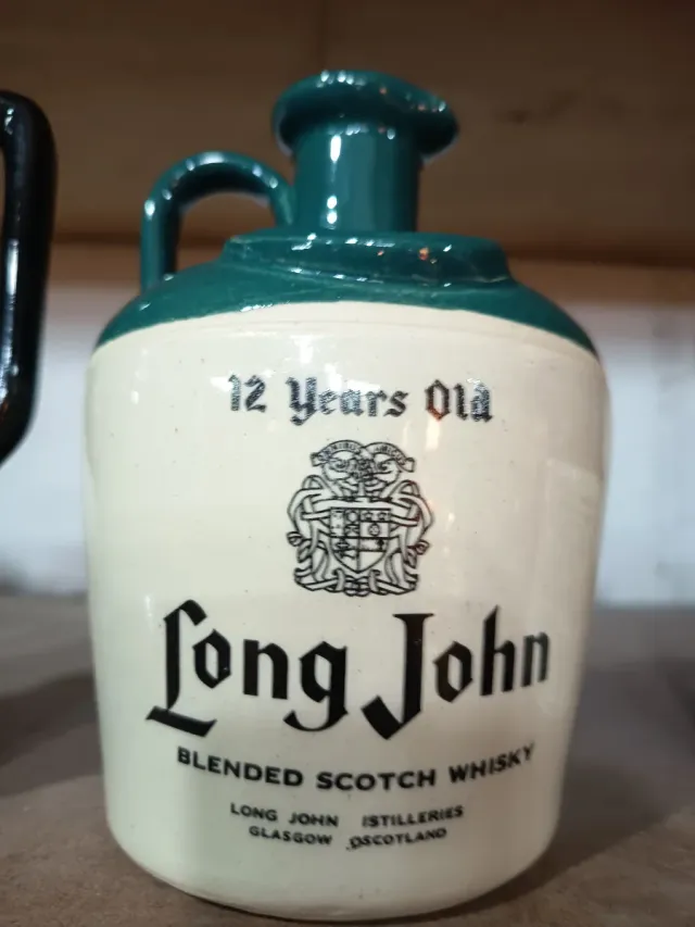 Bottiglie in ceramica per whisky