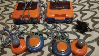 2 Consolas Vtech Vsmile con mandos y juegos