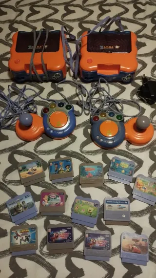 2 Consolas Vtech Vsmile con mandos y juegos