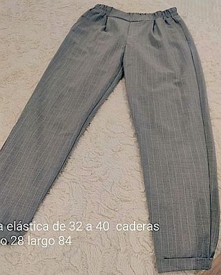 Pantalón pitillo gris talla S