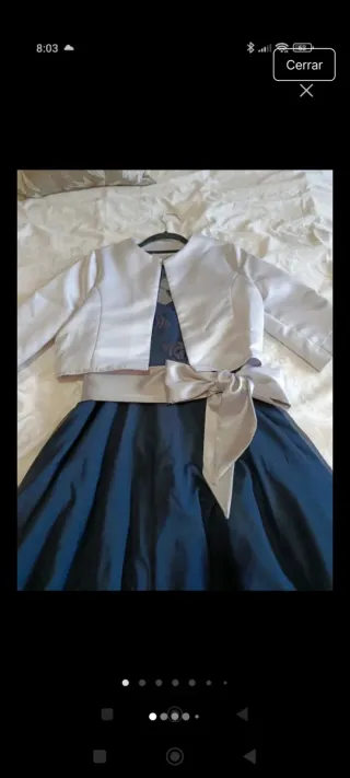 Vestido de fiesta azul y plateado