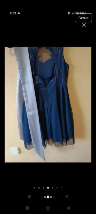 Vestido de fiesta azul y plateado