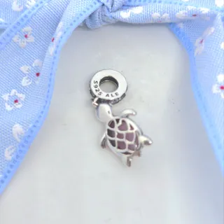 CHARM TORTUGA LILA