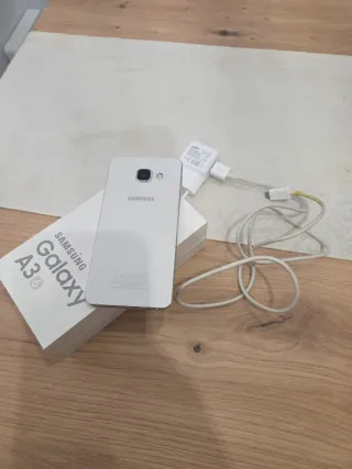 Samsung Galaxy A3 blanco
