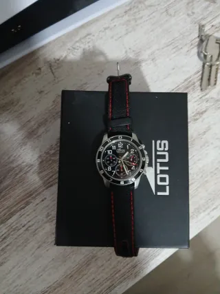 Reloj Lotus Cronógrafo Negro y Rojo