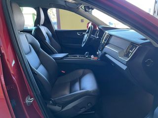 Volvo XC60 B4  2.0 HÍBRIDO DIÉSEL  200cv Automátic