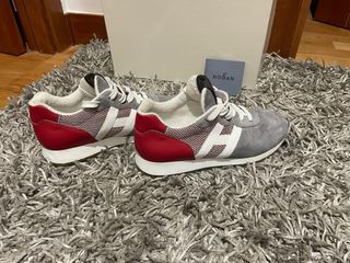 Zapatillas Hogan grises, rojas y blancas.