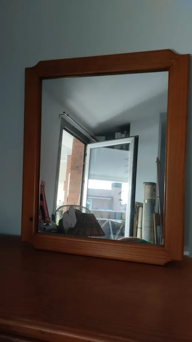 Specchio in legno di pino