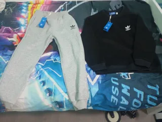 Chándal Adidas Gris y Negro talla para 11 años