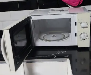 Microondas OK. OMW 1221 W/OMW 1221 S