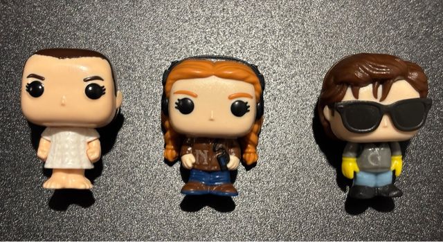 Confezione 3 Figure Stranger Things Kinder Joy