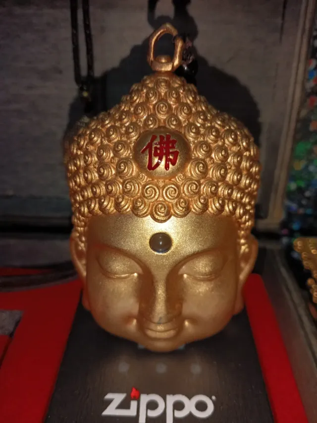 Zippo Original "Gold Buddha" + Collar + deco