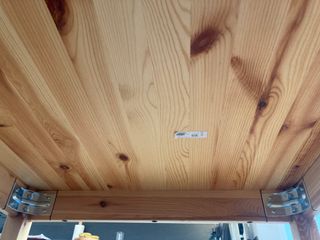 Mesa de comedor y 4 sillas de madera