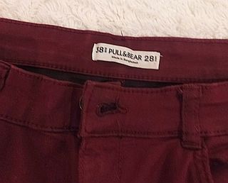 Pantalones vaqueros burdeos