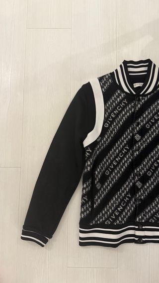 Cazadora Givenchy Negra y Blanca
