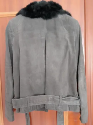 Chaqueta de cuero para mujer