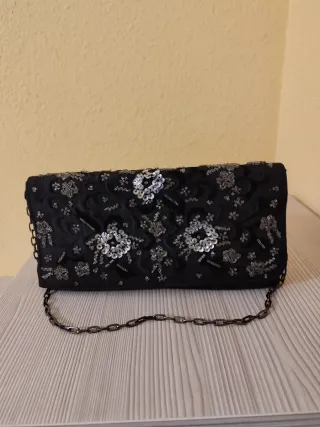Bolso de fiesta negro con lentejuelas