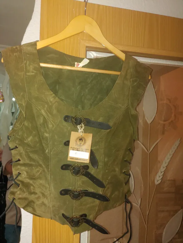 Chaleco verde estilo corsé con cordones