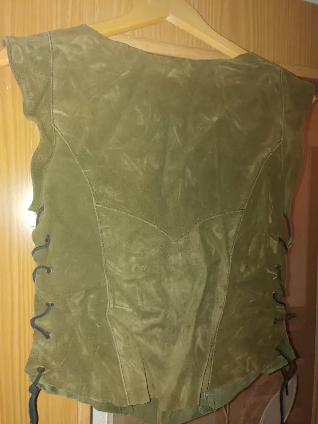 Chaleco verde estilo corsé con cordones