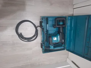 Martillo Makita HM0871C nuevo sin estrenar.