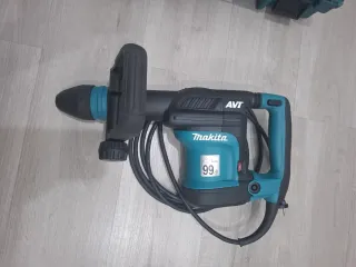 Martillo Makita HM0871C nuevo sin estrenar.
