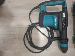 Martillo Makita HM0871C nuevo sin estrenar.