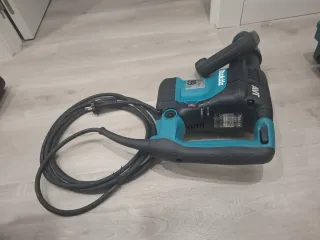 Martillo Makita HM0871C nuevo sin estrenar.