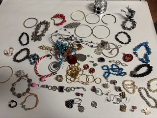 Lote bisutería variada,piezas sueltas