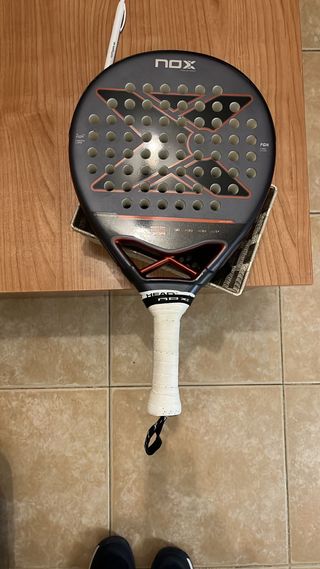 Pala de Pádel NOX Negra con Funda
