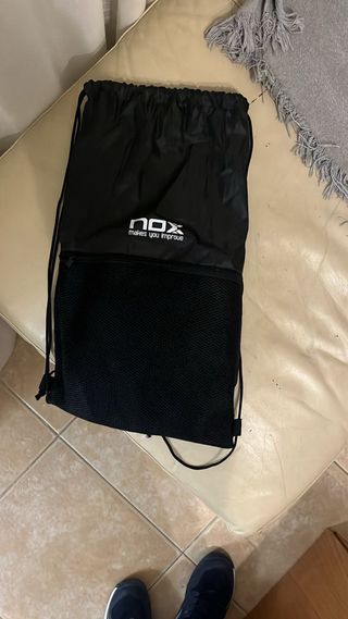 Pala de Pádel NOX Negra con Funda