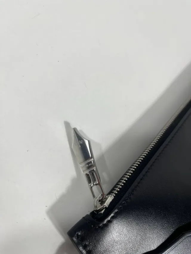 Pochette Montblanc Negra y Azul