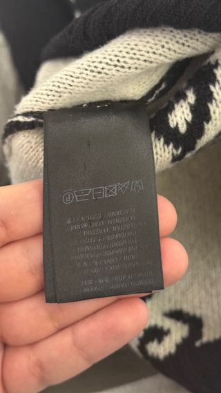 Jersey Balenciaga Negro Logo Repetido