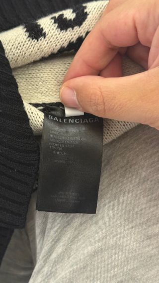 Jersey Balenciaga Negro Logo Repetido