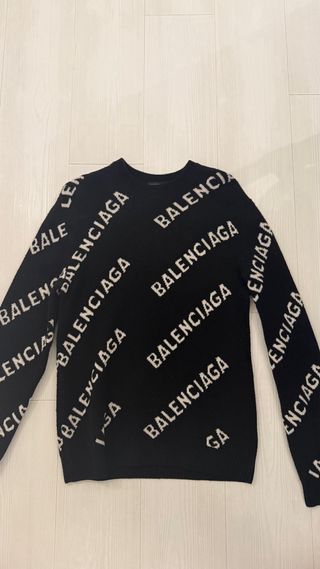 Jersey Balenciaga Negro Logo Repetido