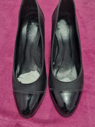 Zapatos de salón piel negros Talla 40