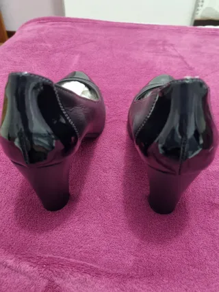 Zapatos de salón piel negros Talla 40