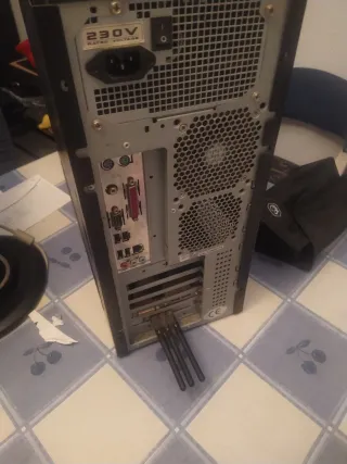 Ordenador antiguo 2005