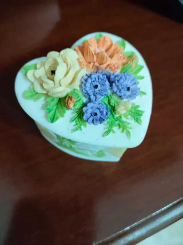 Joyero Corazón Flores Decorativo Alto 4, Ancho 5cm